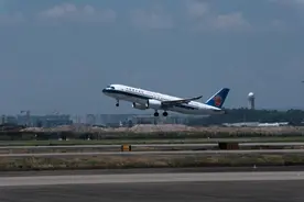 南航C919首航！我国三大航空公司全部开启国产大飞机商业运营图片
