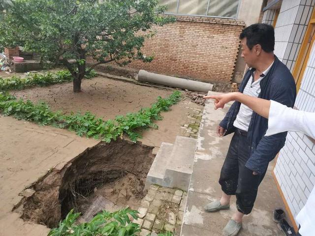 甘肃榆中兴隆山景区设施受损严重 清淤工作全面开展