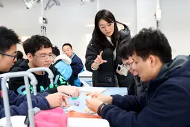 郑州市第四高级中学社团活动课：多元文化滋养，绽放青春光彩图片