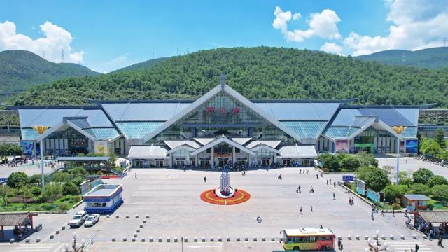 全列卧铺、夕发朝至！这趟环线旅游列车，有多过瘾？