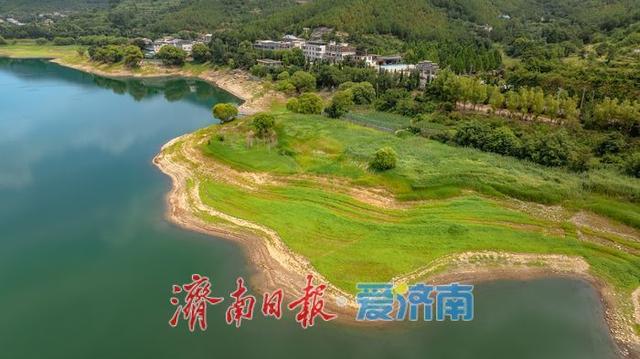 航拍锦绣川水库，“高山草甸”美景令人称赞