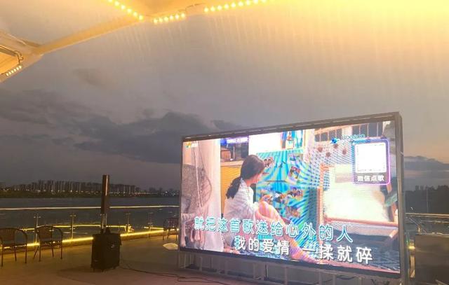 螺湖水上夜市，吹江风 吃宵夜 看赣超 啤酒送送送，好礼送不停