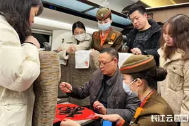 武铁今日预计发送旅客70万人次 迎来节前客流最高峰图片