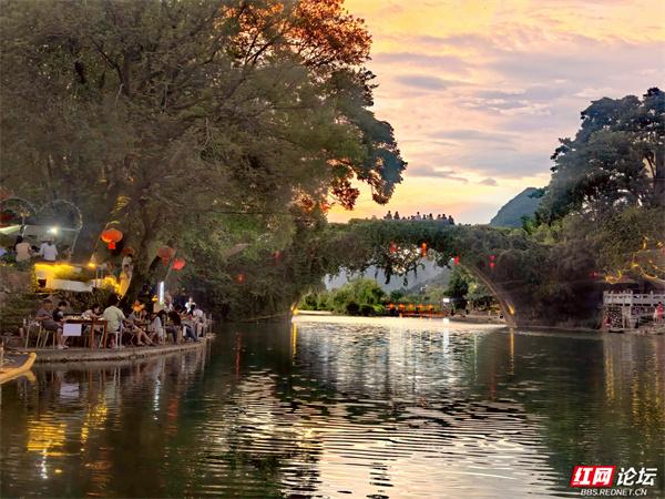 遇龙河“金龙巡游”：带你沉浸式感受桂林山水夜宴