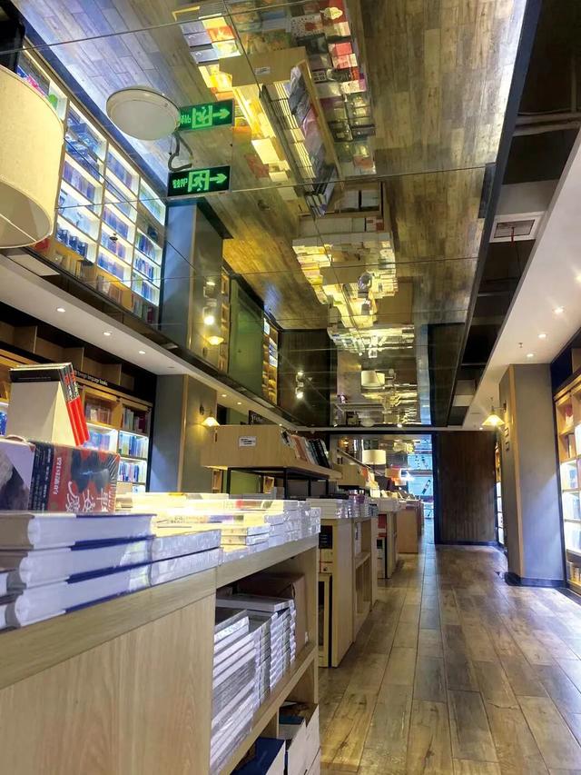 重庆“书店地图”更新了，初冬雨天就适合泡在书香里