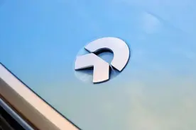 蔚来手机负责人发现手机可单手截屏 给网友整不会了图片