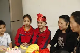 三都：“爱心妈妈”为留守儿童送上生日惊喜图片