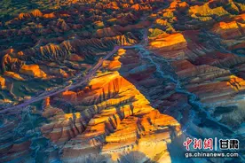 第四届张掖七彩丹霞热气球嘉年华即将精彩上演图片