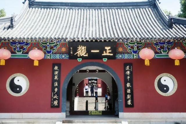 登高望远在龙虎，重阳遇见好秋光！