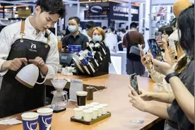 9.9元难续杯，卷不动的咖啡茶饮出路在哪？图片