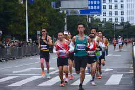 马拉松，究竟是条什么赛道 | 睡前聊一会儿图片