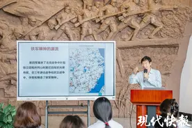 里仁学堂走进新四军黄桥战役纪念馆，讲述《新四军与抗战精神》图片