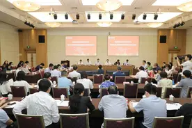 聚焦“新时代党的创新理论体系化学理化研究”，学者们有何新思考？图片