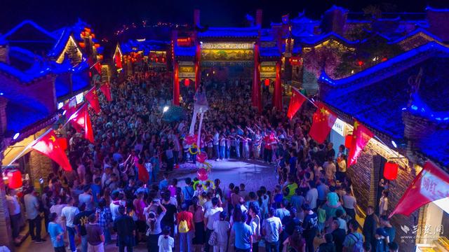 60场演出连轴转，红安国庆“红色剧本”24小时不掉线