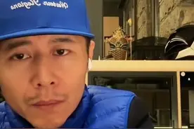 “种完麦子就出发”，大冰直播间里，全网都被要骑三轮车看祖国河山的老人感动了图片