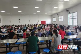 双牌：膳食经费专户管 守护学生盘中餐图片