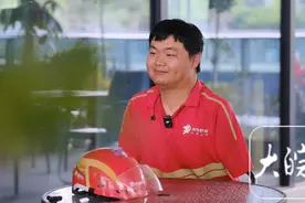 合肥“独臂外卖员”月单量破千：多实践就没那么困难了，争取当全职骑手队长图片