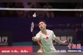 羽毛球亚锦赛：国羽获14个八强席位 石宇奇将战骆建佑图片