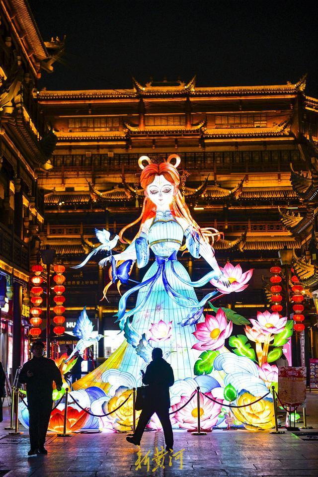 花灯展点亮百年商埠泉城夜色再添国风新韵