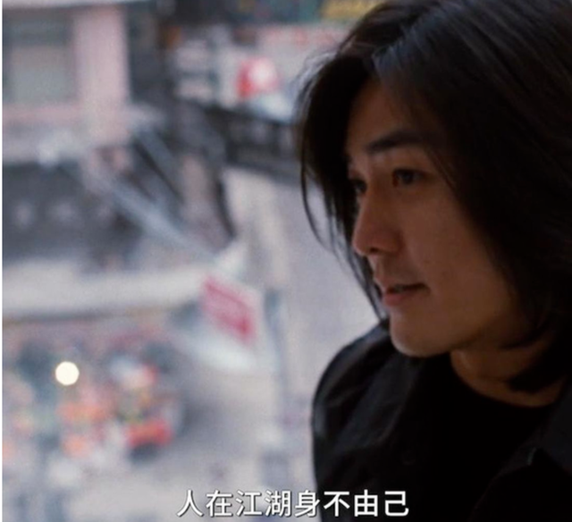 第一批混进老年徒步团的人，已经「进骨科」了