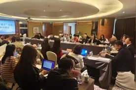 控烟专家：未成年人痴迷“烟卡”有五大危害图片