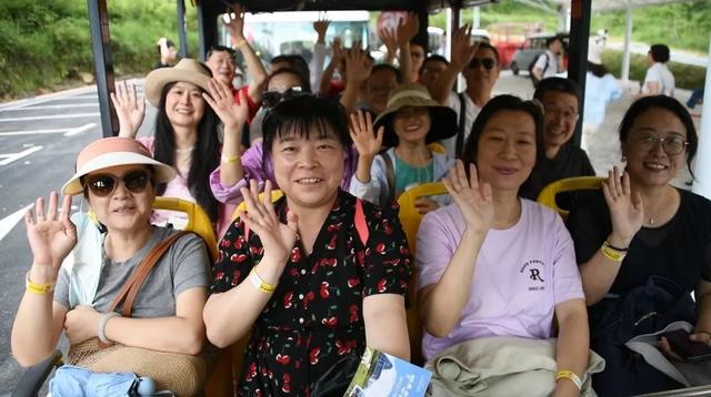 教师们的避暑新宠！湖南大学疗养团打卡万洋山