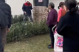 小区业主因退装修押金等纠纷砌墙封堵物业大门？警方已介入，物业:砖墙已拆图片