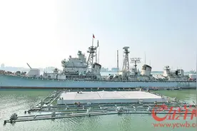 科技与艺术的海上交融 一曲献给海军与城市的赞歌图片