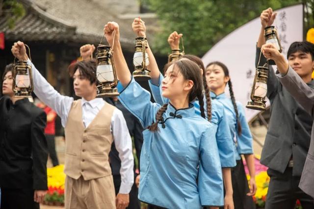 十一来台儿庄古城，共赴热血红色演艺之约！