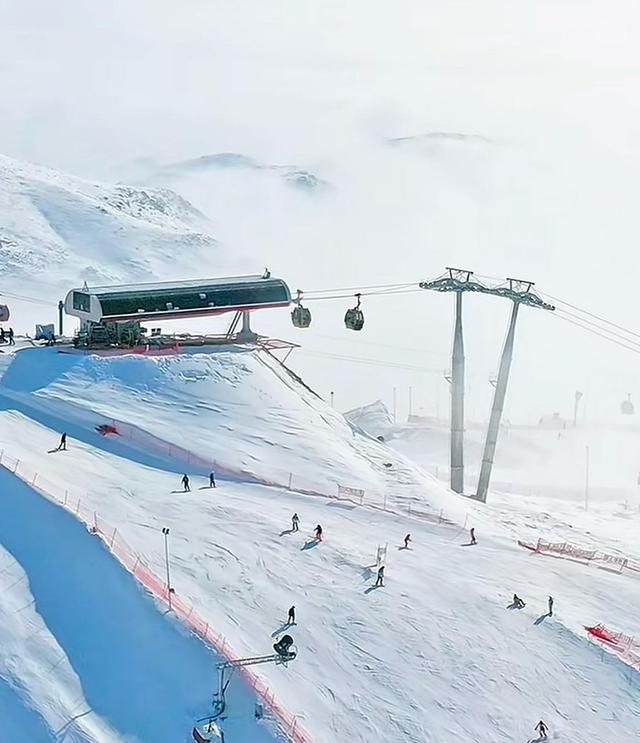 今年冰雪季怎么玩？全国各大雪场提前半个月开板、乌鲁木齐中小学生“喜提”5天雪假