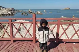 威海5岁男童疑遭生母及其男友殴打致死 将于25日开庭审理图片