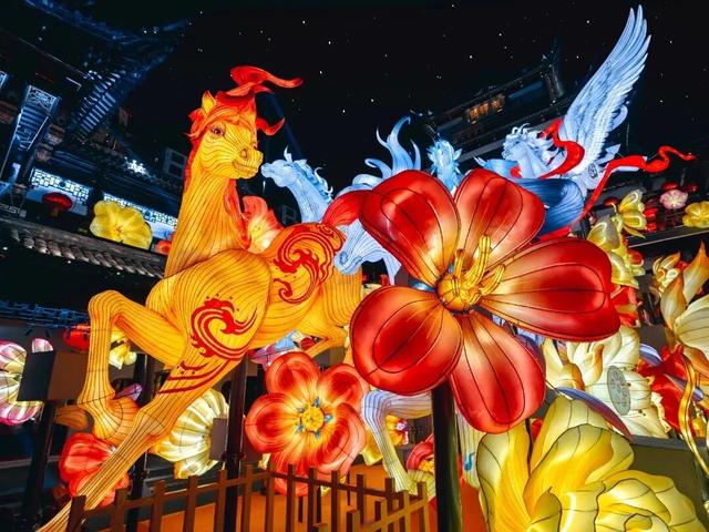 “全上海最有年味的地方”，今晚亮灯啦！