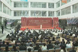 崇明这所大学，20岁了！图片