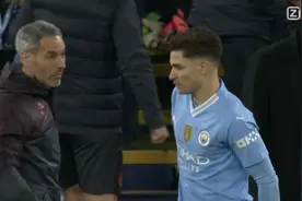 未受重用😥阿尔瓦雷斯欧冠5球2助，对阵皇马两回合仅出战33分钟图片