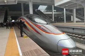 成自宜高铁开通运营 全网近百万人次网友观看封面新闻首发直播图片