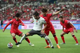 百密一疏！国足死守仍未拼得1分，0比1韩国队后等待“命运审判”图片