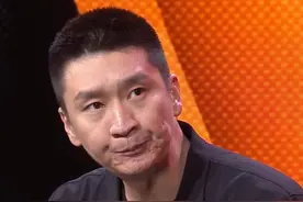 中国男篮1分之差输给菲律宾，解说孙悦沉默咬牙、两次叹气图片