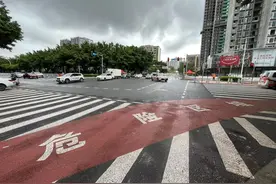 右转有“虎口” ！广州交警：“右转必停”安全文明图片