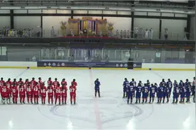 中泰冰球友谊赛在曼谷举行 泰国王后素提达率国家队参赛图片