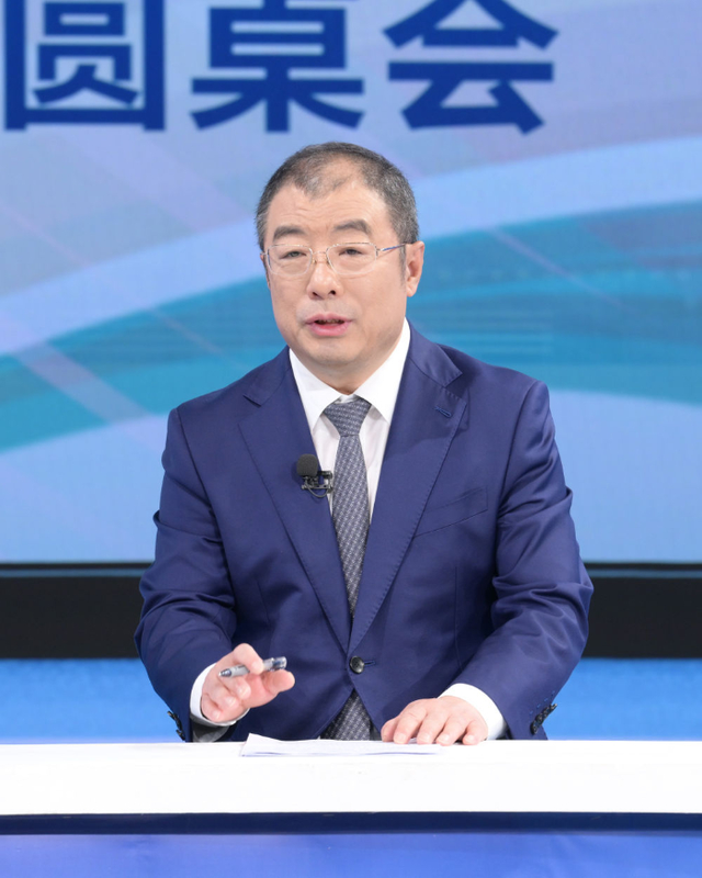 为民营经济持续、健康、高质量发展提供坚实法治保障——“中国经济圆桌会”共话民营经济促进法出台
