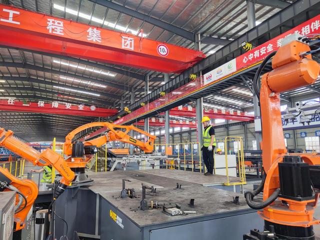 多措并举迎接高温“烤”验！狮子洋通道主桥主塔建设高度已突破160米