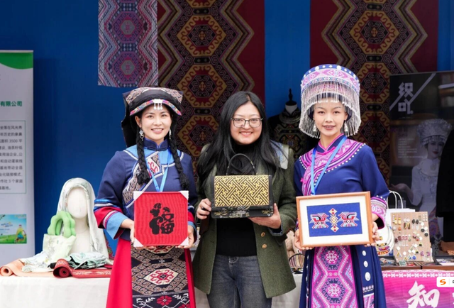 藏在大山深处的这座小城，今夜嗨到爆！