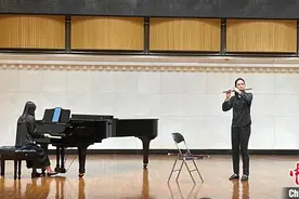 马来西亚华裔青年打造“艺术乐园” 推广中国民乐图片