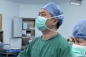 粤医院多学科完成低龄腔镜甲状腺手术图片