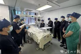 罕见极重度贫血险丧命 深度昏迷15天后 他奇迹般地醒了过来图片