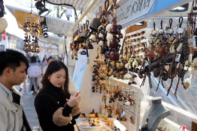 江苏苏州：逛文创市集 游平江古街