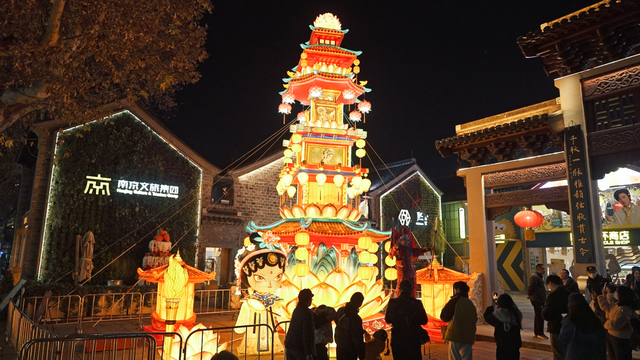 熙南里灯组已上线！马！住！了！