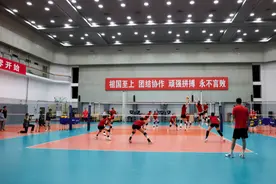 中国女排紧张备战世锦赛，李盈莹能否及时回归赛场仍有变数图片