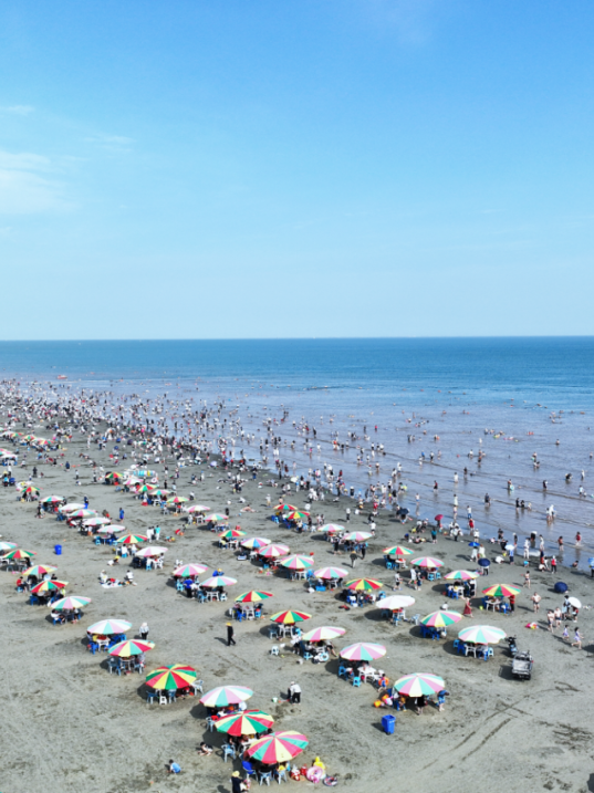 “暖冬遇见防城港”白浪滩景区沙滩车免费趣味体验活动为马拉松奔跑点燃激情！！！