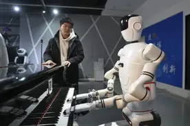 湖南首台人形机器人来了图片